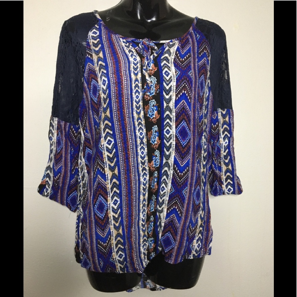 DAYTRIP/ Top